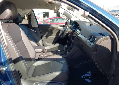 2019 Volkswagen Tiguan 2.0T Se/2.0T Sel/2.0T Sel R-Line/2.0T Sel R-Line Black z USA, uszkodzony, nr VIN 3VV2B7AX2KM025507